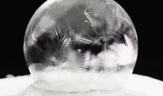 自然のアート 氷点下15 で シャボン玉 を膨らませたらこうなる Tabi Labo