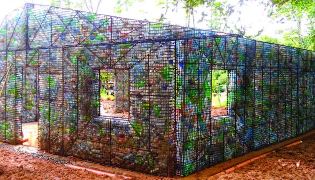 パナマの「リサイクル村」
