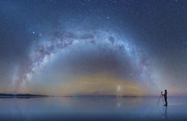 ウユニ塩湖と天の川