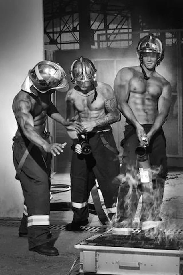 フランスの「イケメン消防士カレンダー」