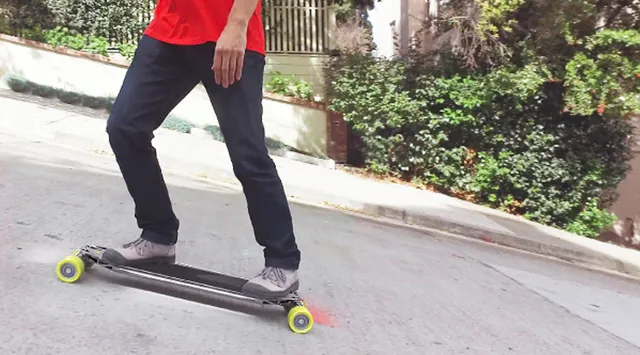 折りたためるスケボー「SNAP Skateboard」なら、バッグに入る！ | TABI LABO