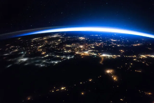 宇宙ステーションから撮影された夜景