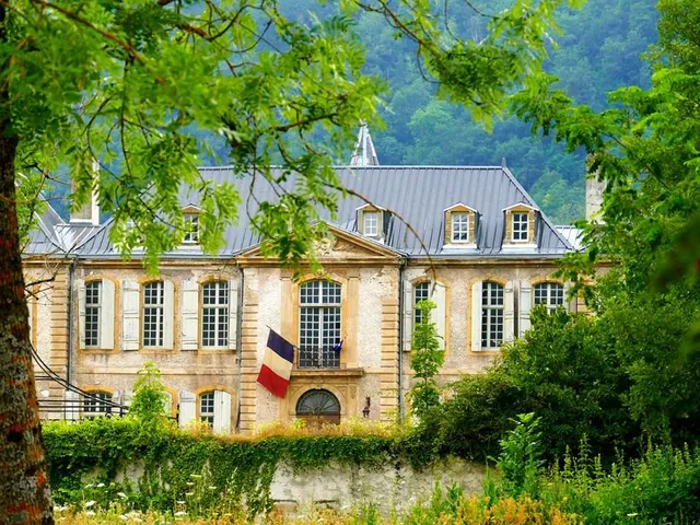 人生で一度くらいは貴族に 18世紀のフランスの 古城 に泊まれる Tabi Labo