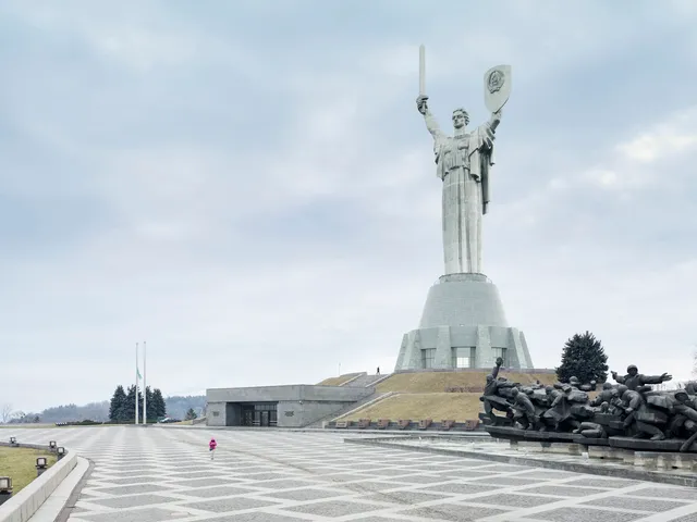 「世界の巨大モニュメント10選」ウクライナ